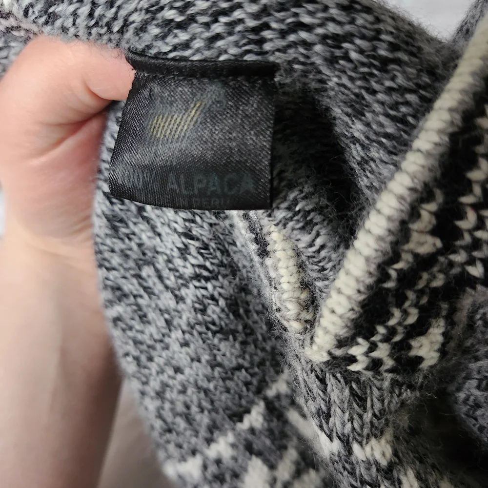 Black and White Hooded Knit Alpaca Wool Sweater with Geometric Alpaca Patterns - Picture 5 of 6